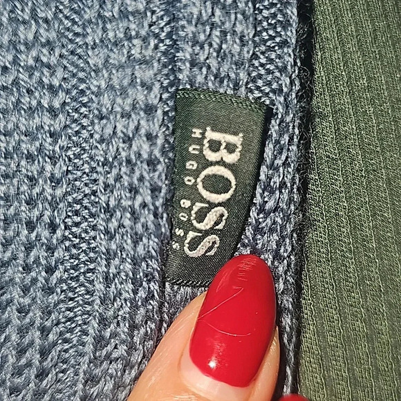 HUGO BOSS  70% Virgin Wool Made in Italy Turtleneck Golf  Sweater | Size… - Picture 2 of 9